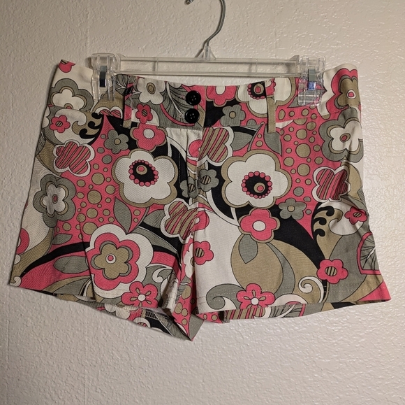 Descreet Floral Women's Shorts Pre-owned Size 9 - Picture 1 of 8
